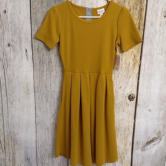 XS Lularoe Amelia - Picture 1 of 1